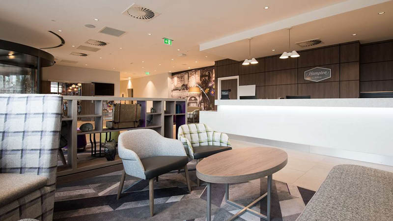 Reception og lobby p Hampton by Hilton Edinburgh West End